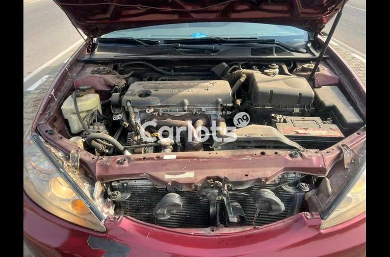 Toyota Camry 2013 Model - 3/5