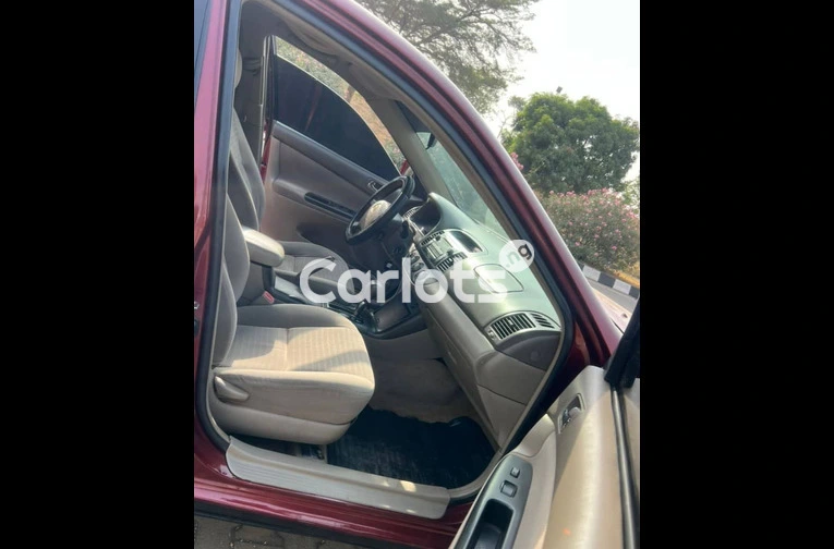 Toyota Camry 2013 Model - 5/5