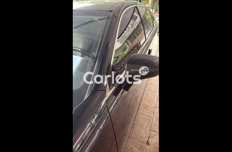 Clean Nigeria used Lexus ES 350 2015 - 4/7
