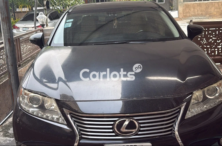 Clean Nigeria used Lexus ES 350 2015 - 5/7
