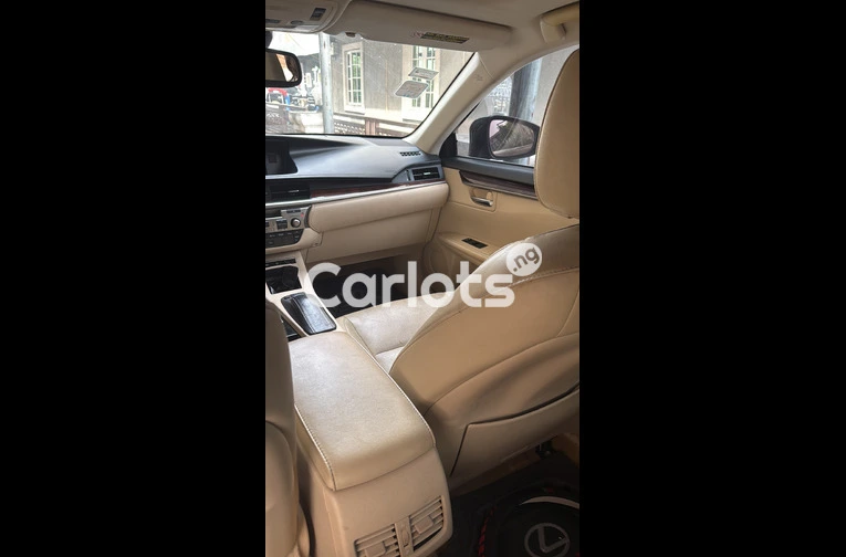 Clean Nigeria used Lexus ES 350 2015 - 6/7