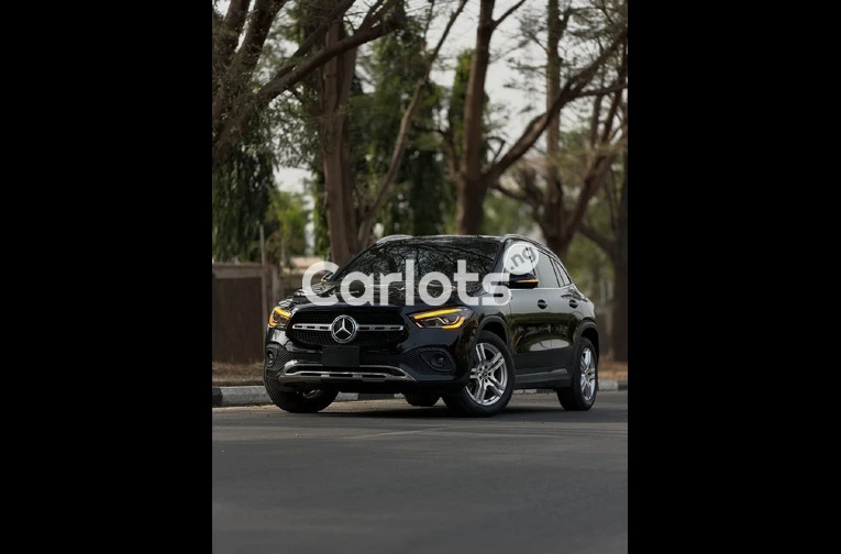 2021 Mercedes-Benz GLA 250 - 2/7