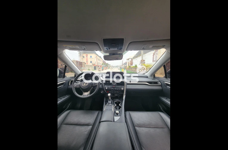 Lexus RX350 2020 Full Option - 3/7