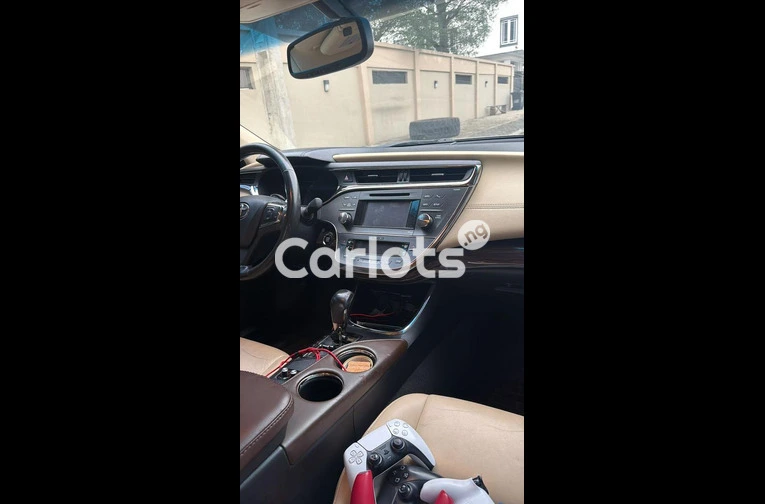 2013 Toyota Avalon XLE Sunroof - 2/4