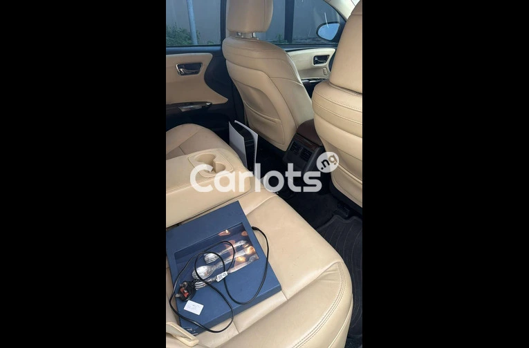 2013 Toyota Avalon XLE Sunroof - 3/4