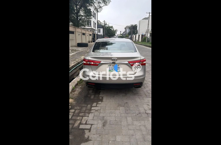2013 Toyota Avalon XLE Sunroof - 4/4