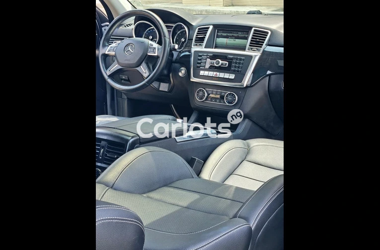 Mercedes Benz ML350 2015 Full Option - 2/7