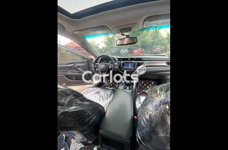 Toyota Camry 2018 Sport - 3/7