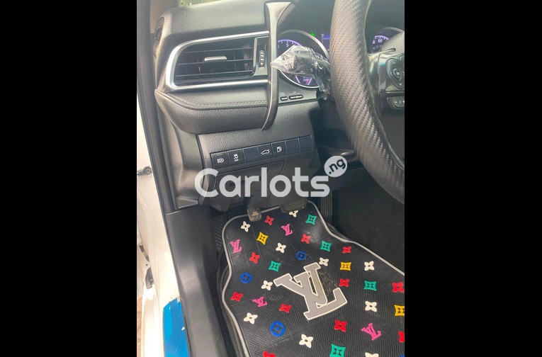 Toyota Camry 2018 Sport - 5/7