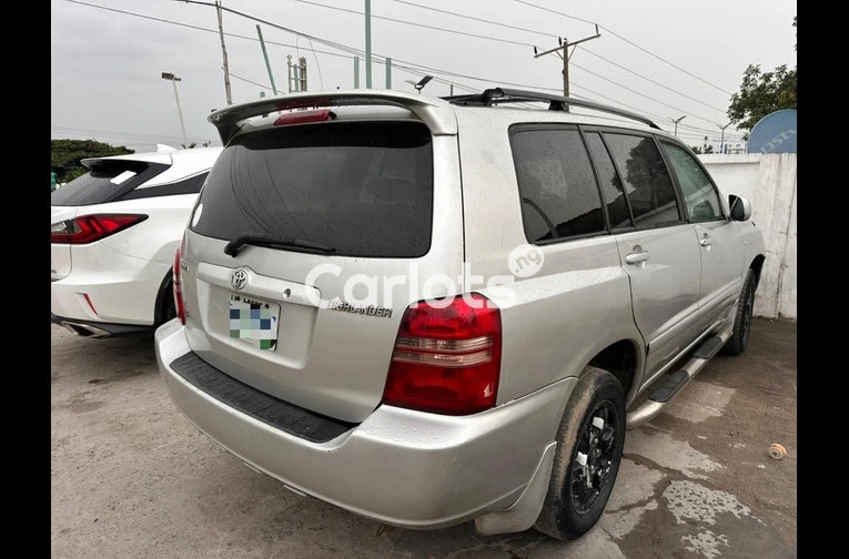 CLEAN REGISTERED 2004 TOYOTA HIGHLANDER FULLY LOADED