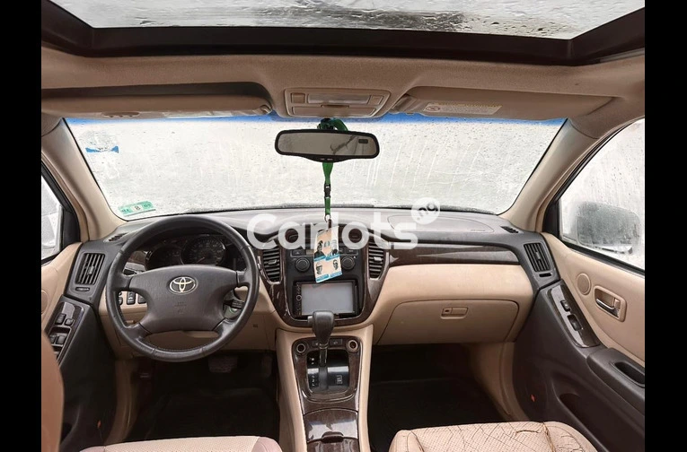 CLEAN REGISTERED 2004 TOYOTA HIGHLANDER FULLY LOADED - 2/7