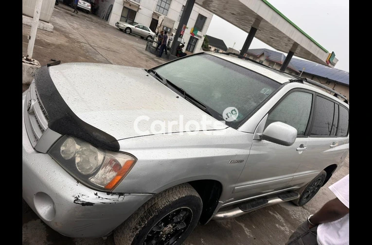 CLEAN REGISTERED 2004 TOYOTA HIGHLANDER FULLY LOADED - 5/7