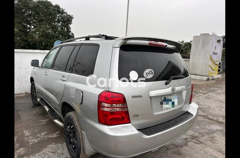 CLEAN REGISTERED 2004 TOYOTA HIGHLANDER FULLY LOADED - 6/7