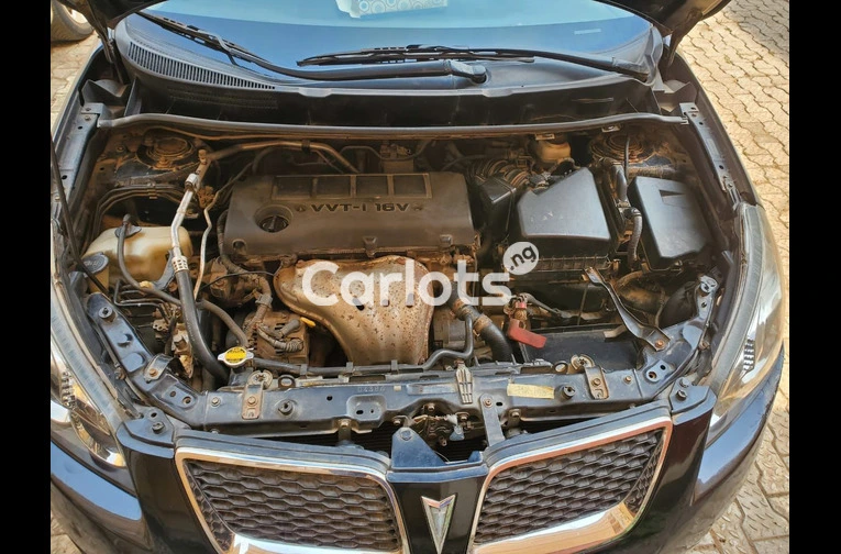 Pontiac Vibe 2010 - 2/4