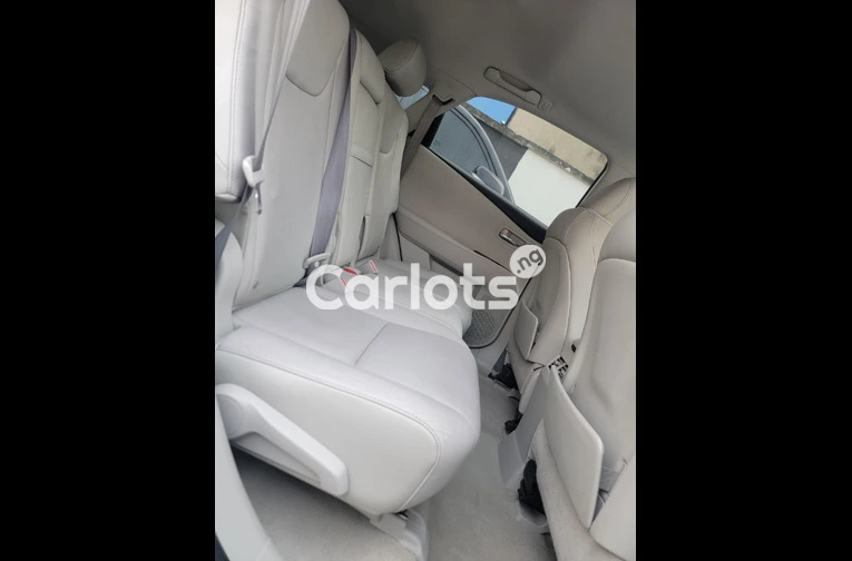 Lexus RX350 2011 Full Option - 4/7