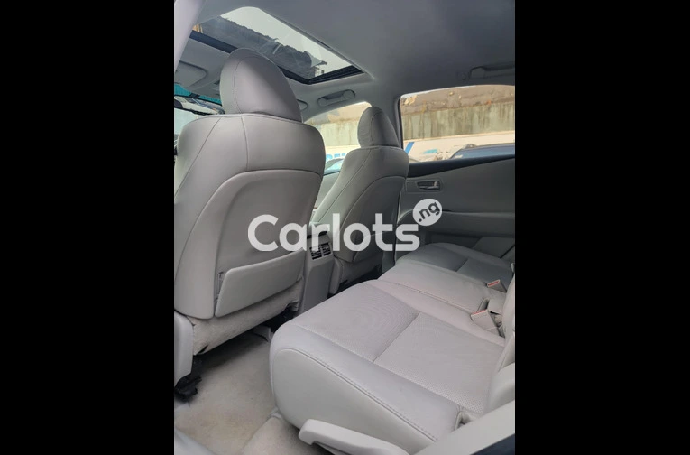 Lexus RX350 2011 Full Option - 5/7