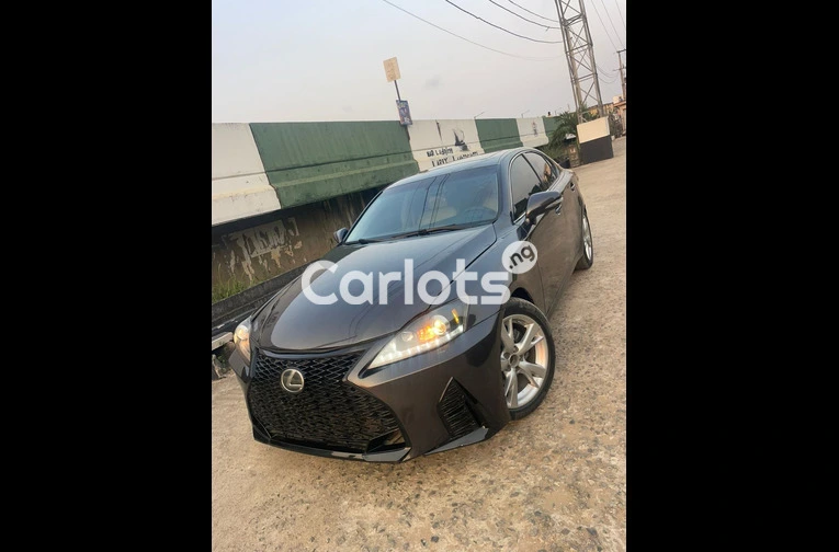 Lexus IS250 2011 Full Option - 1/7