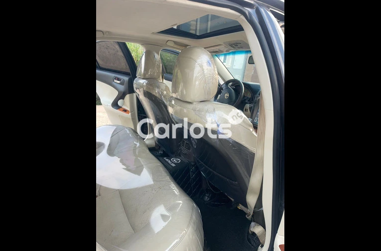 Lexus IS250 2011 Full Option - 5/7