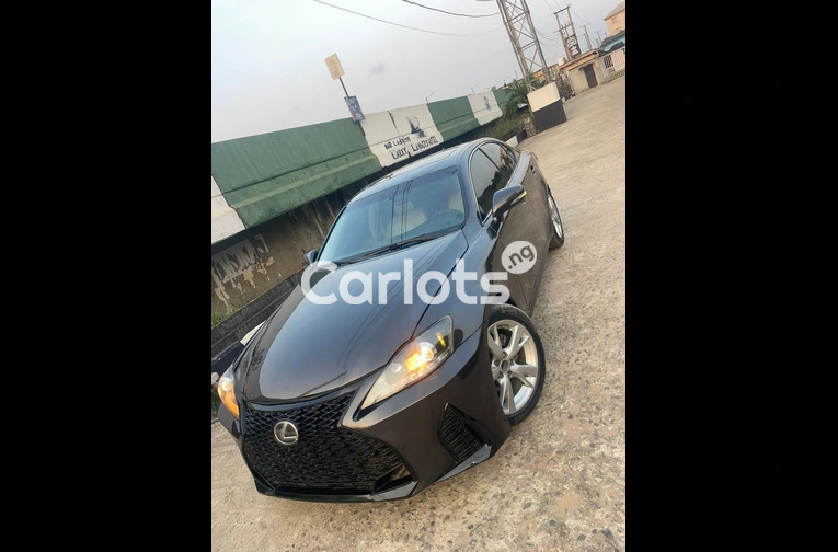 Lexus IS250 2011 Full Option - 7/7