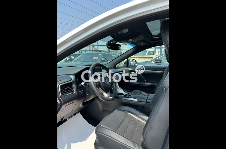 Lexus RX350 2016 FSport Full Option - 3/7