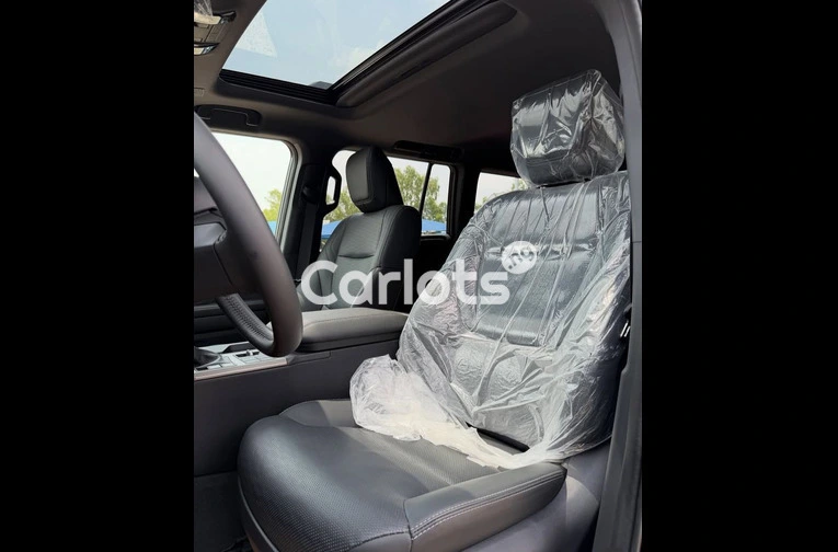 Brand New 2025 Toyota Land Cruiser Prado - 3/6