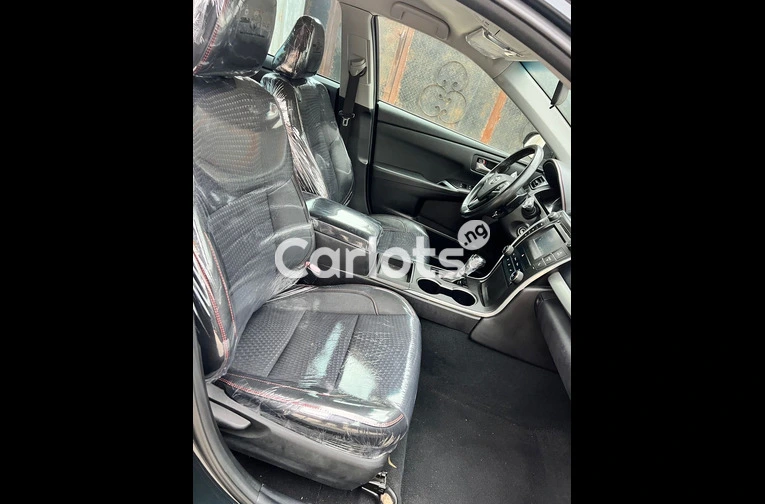 2015 Toyota Camry Sports - 3/7