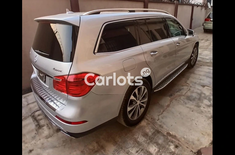 Mercedes Benz GL450 4Matic 2016 Model - 1/7