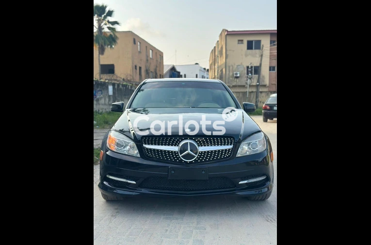 Very Clean 2009 Mercedes Benz C350 - 1/7