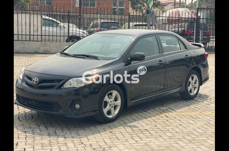 FEW MONTHS USED 2012 TOYOTA COROLLA SPORT FULL OPTION - 1/7