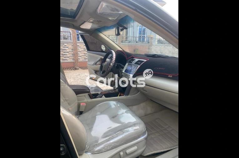 2009 Toyota Camry XLE - 3/7