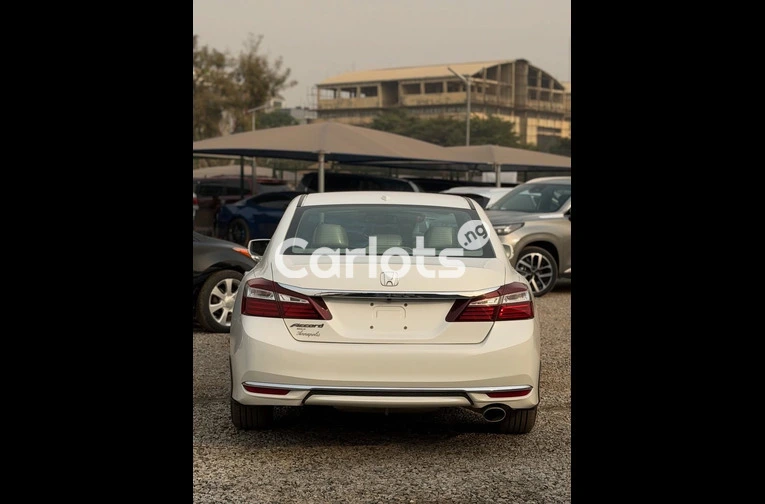 2017 HONDA ACCORD EXL - 6/7