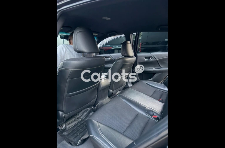 HONDA ACCORD LX 2013 - 4/6