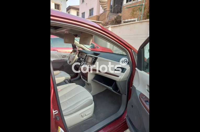 FOREIGN USED 2011 TOYOTA SIENNA LIMITED FULLEST OPTION - 3/7