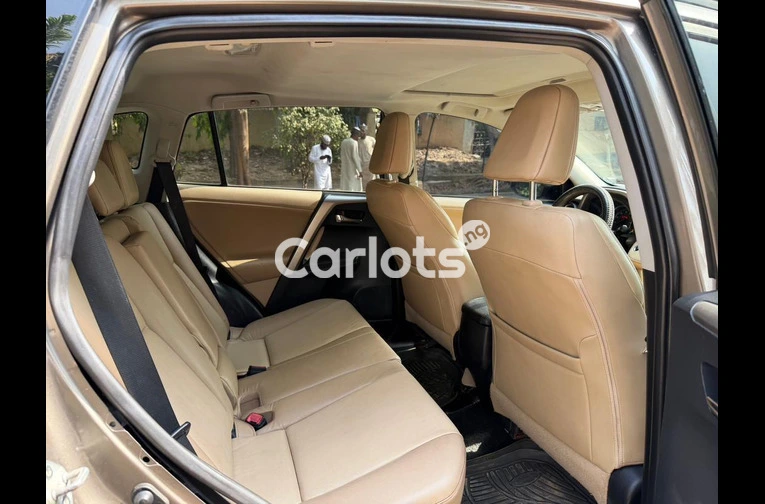 NIGERIAN USED TOYOTA RAV4 2015 MODEL WITH CUSTOM DUTY - 4/7