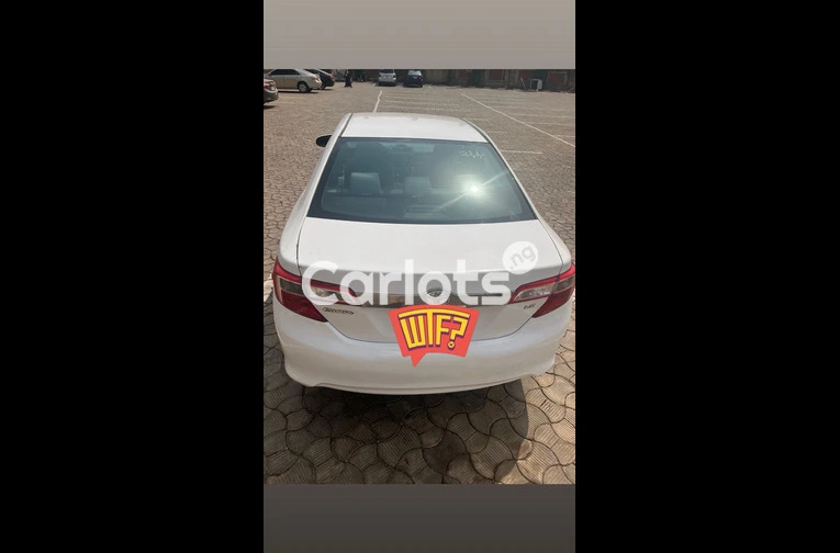 Super clean Toyota Camry 2014 - 2/7