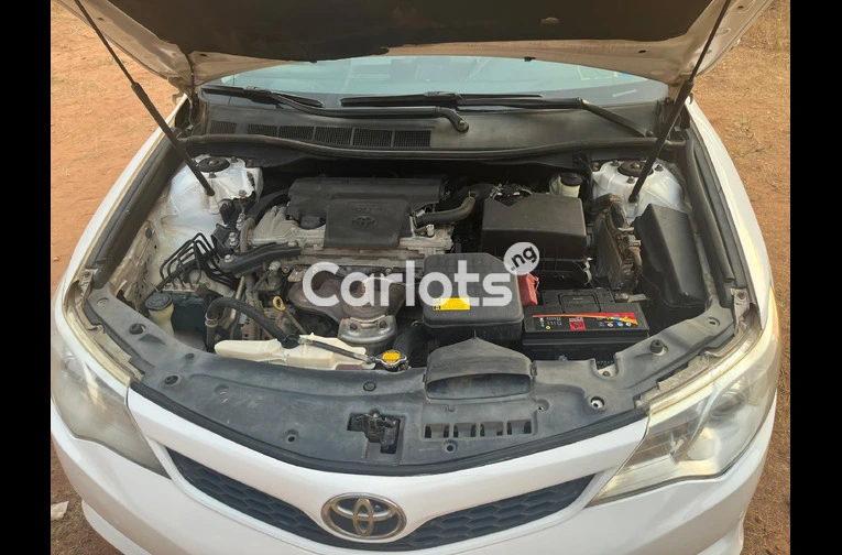 Super clean Toyota Camry 2014 - 7/7