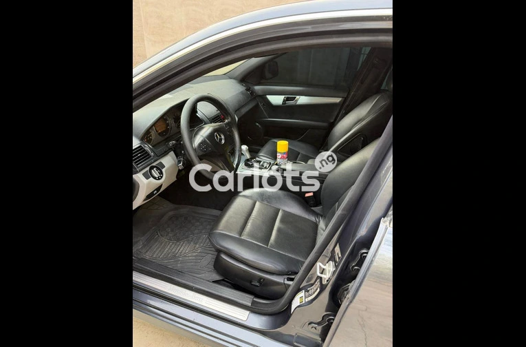 2008 MERCEDES BENZ C300 - 2/7