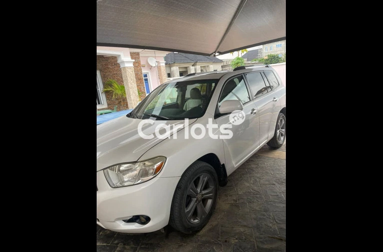 Very Neat Registered 2010 Highlander limited