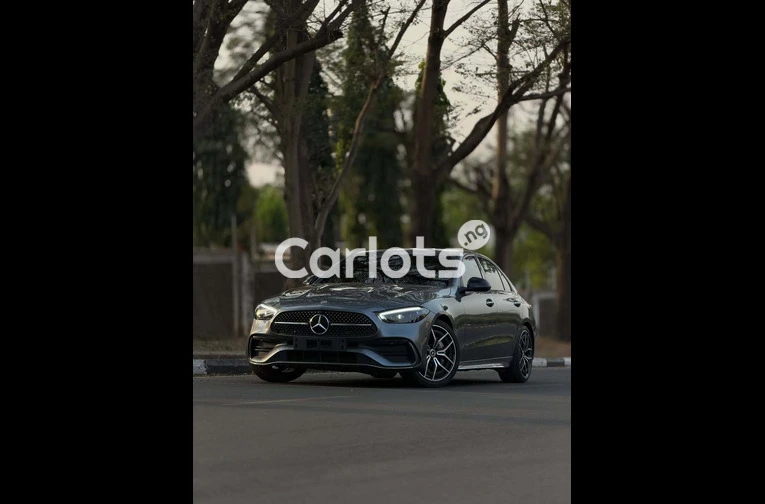 Urgent Sale: 2023 Mercedes Benz C300 – Well Maintained - 1/7
