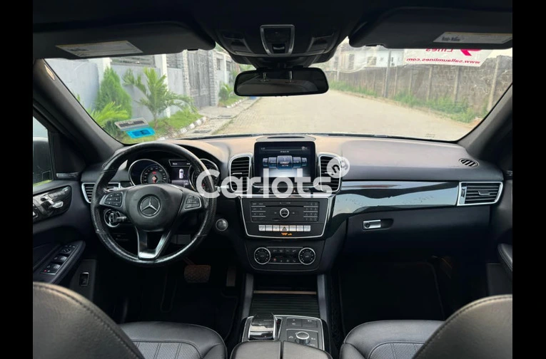 Mercedes Benz GLE350 2017 Full Option 4matic - 2/6