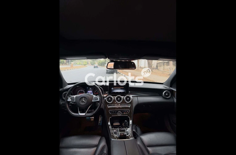 Extremely Super Clean Mercedes Benz C400 2015 model - 4/7