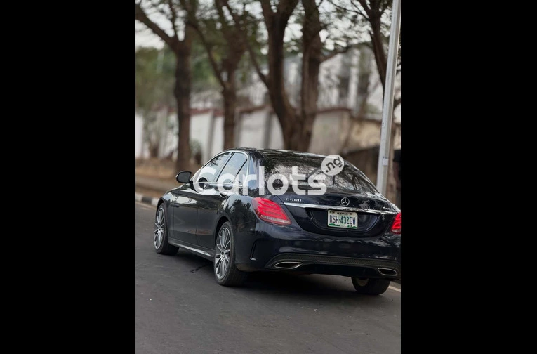 Extremely Super Clean Mercedes Benz C400 2015 model - 7/7