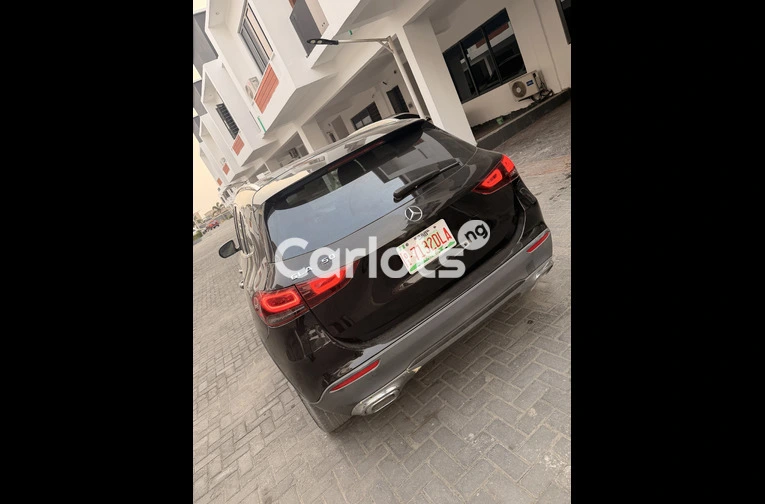 2021 Mercedes Benz GLA250 - 3/7