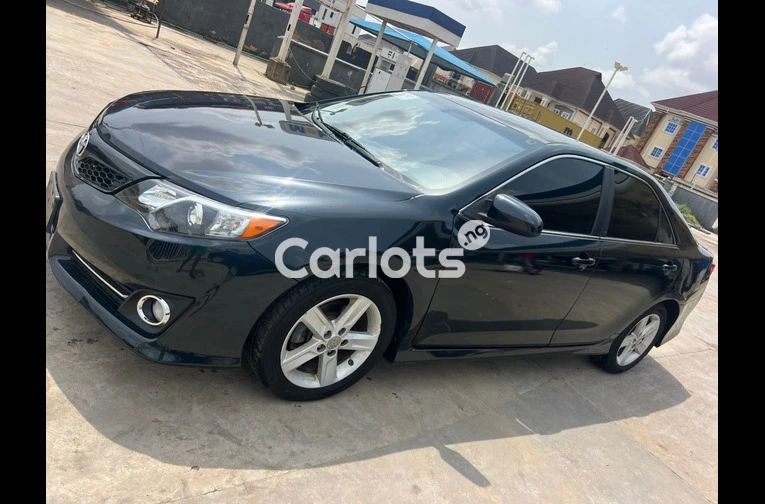 Toyota Camry 2012 Sport