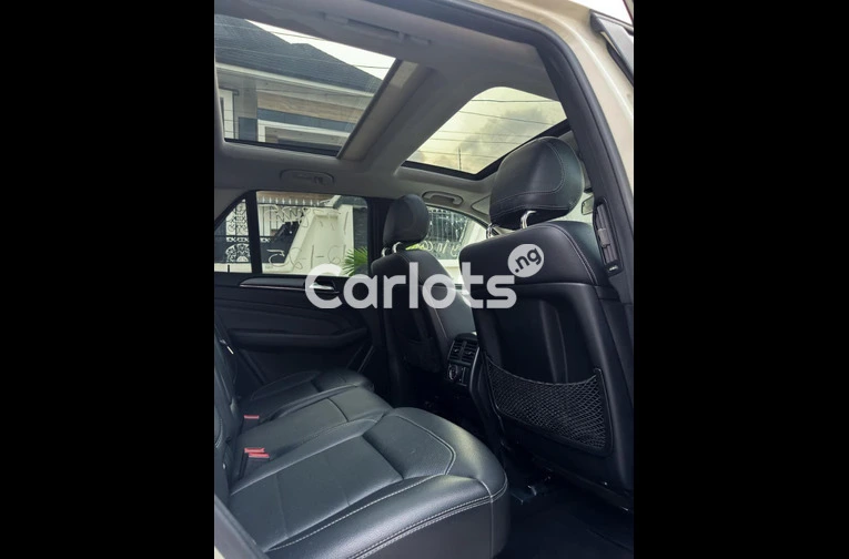 Mercedes Benz ML350 2013 Full Option - 4/5