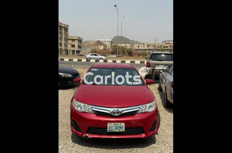 2013 TOYOTA CAMRY WITH A CLEAR DUTY - 1/7