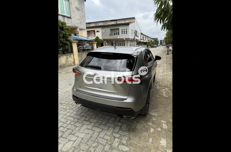 2016 Lexus NX200t fSport - 2/5