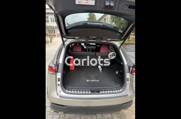 2016 Lexus NX200t fSport - 3/5