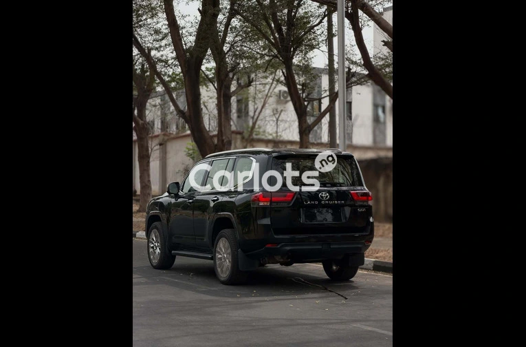 2025 TOYOTA LAND CRUISER GXR | BRAND NEW - 6/7