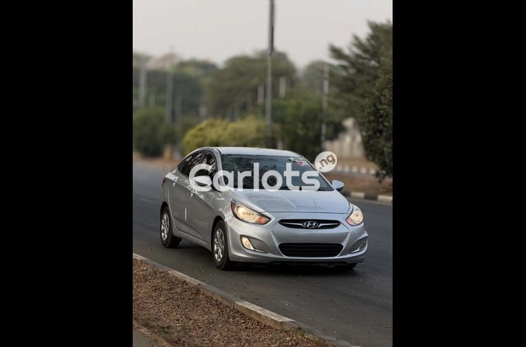 Budget-Friendly 2014 Hyundai Accent - 2/7